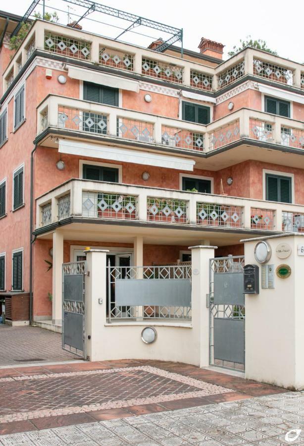 2-Bedroom Apt, With Balcony & Aircondition - 50 M From The Beach Marina di Pietrasanta Esterno foto