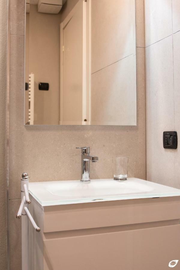 2-Bedroom Apt, With Balcony & Aircondition - 50 M From The Beach Marina di Pietrasanta Esterno foto